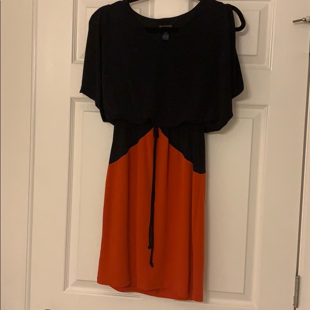Women’s dress size 4